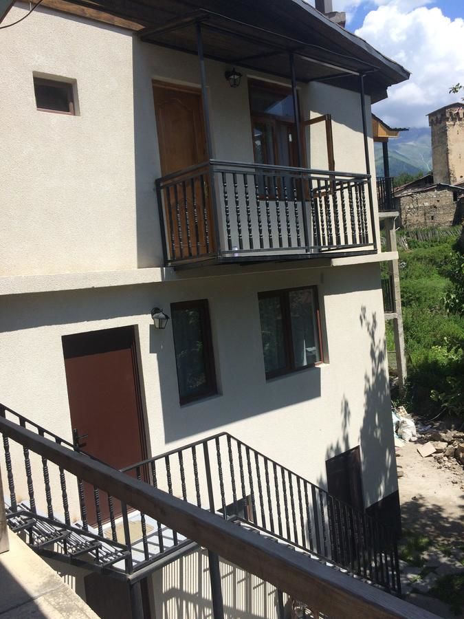 Отель Guesthouse Dror Местиа