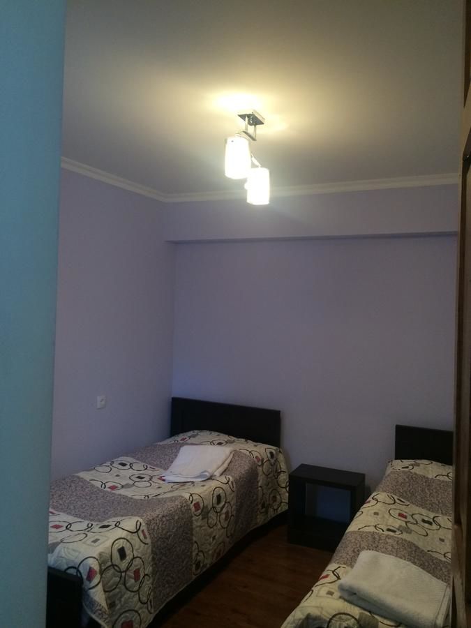 Отель Guesthouse Dror Местиа